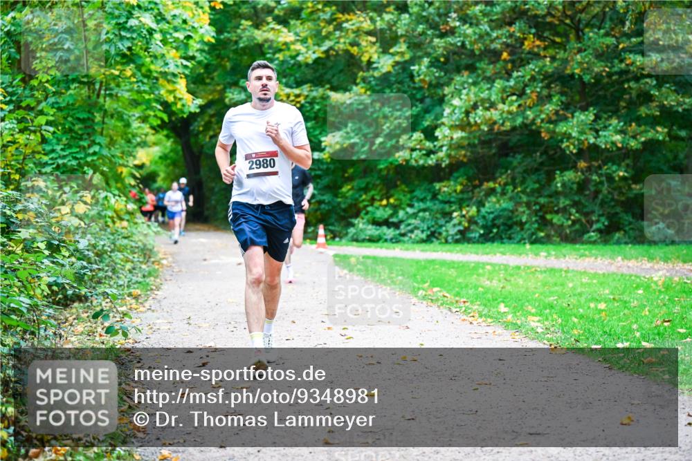 12.10.2025 - Bramfelder Halbmarathon 2025 Dr. Thomas Lammeyer http://msf.ph/oto/9348981 12.10.2025 10:29:11 Laufen 2980 meine-sportfotos.de