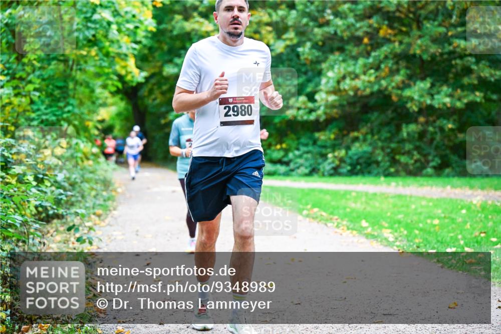 12.10.2025 - Bramfelder Halbmarathon 2025 Dr. Thomas Lammeyer http://msf.ph/oto/9348989 12.10.2025 10:29:12 Laufen 34, 2980 meine-sportfotos.de