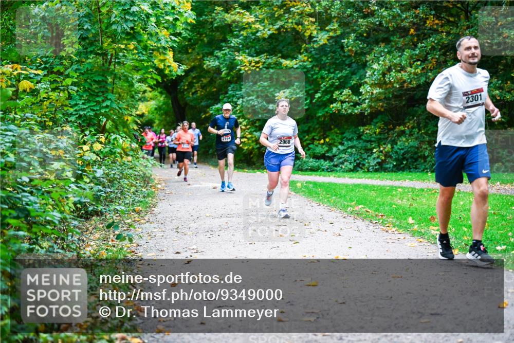 12.10.2025 - Bramfelder Halbmarathon 2025 Dr. Thomas Lammeyer http://msf.ph/oto/9349000 12.10.2025 10:29:18 Laufen 2194, 2204, 2968, 2301 meine-sportfotos.de