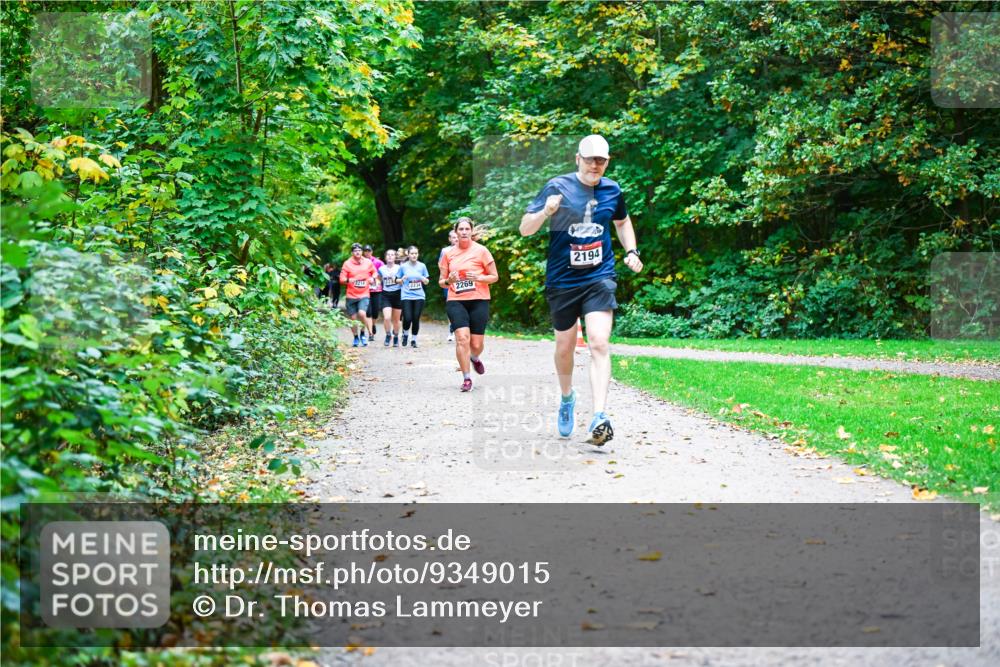 12.10.2025 - Bramfelder Halbmarathon 2025 Dr. Thomas Lammeyer http://msf.ph/oto/9349015 12.10.2025 10:29:21 Laufen 2269, 2194 meine-sportfotos.de