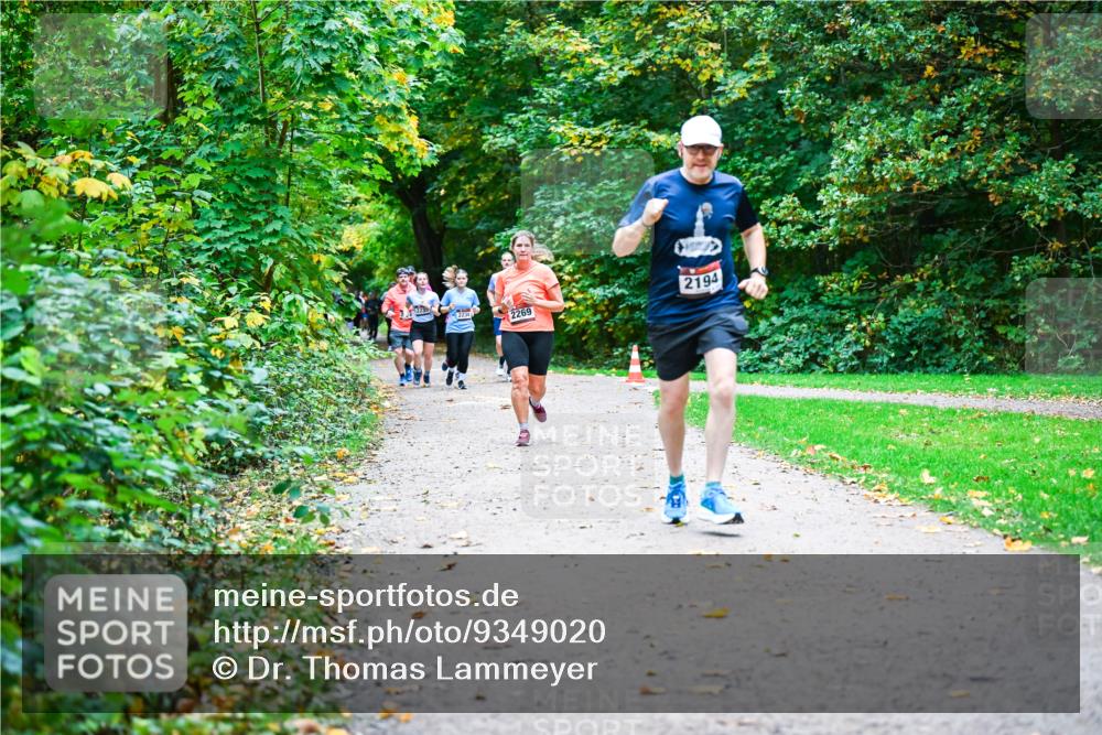 12.10.2025 - Bramfelder Halbmarathon 2025 Dr. Thomas Lammeyer http://msf.ph/oto/9349020 12.10.2025 10:29:22 Laufen 2234, 2269, 2194 meine-sportfotos.de
