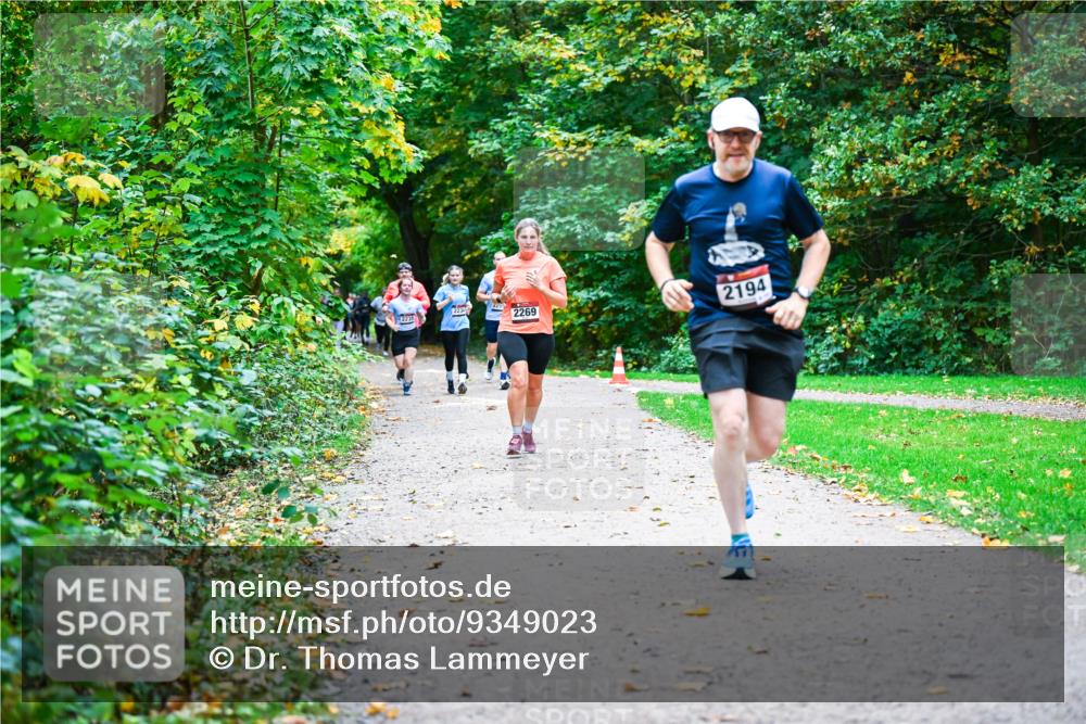 12.10.2025 - Bramfelder Halbmarathon 2025 Dr. Thomas Lammeyer http://msf.ph/oto/9349023 12.10.2025 10:29:23 Laufen 2234, 2269, 2194 meine-sportfotos.de
