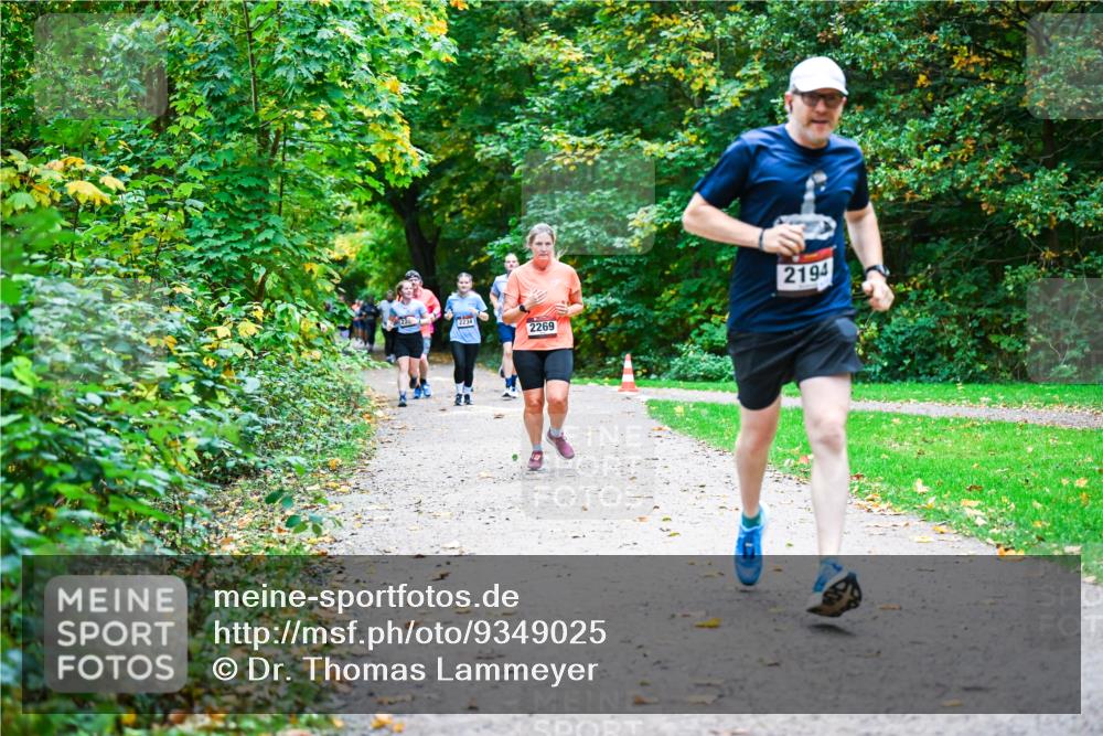 12.10.2025 - Bramfelder Halbmarathon 2025 Dr. Thomas Lammeyer http://msf.ph/oto/9349025 12.10.2025 10:29:23 Laufen 2194, 2234, 2269 meine-sportfotos.de