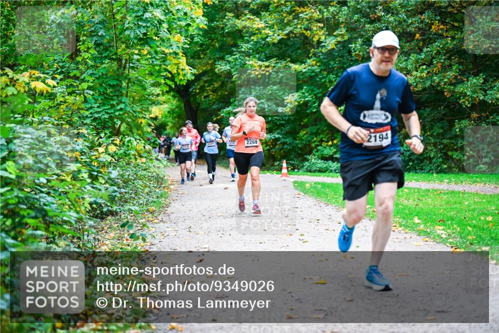 12.10.2025 - Bramfelder Halbmarathon 2025 Dr. Thomas Lammeyer http://msf.ph/oto/9349026 12.10.2025 10:29:23 Laufen 2235, 2234, 2205, 2269, 2194 meine-sportfotos.de