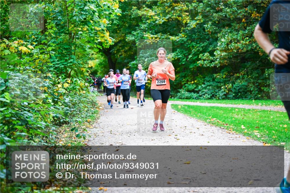 12.10.2025 - Bramfelder Halbmarathon 2025 Dr. Thomas Lammeyer http://msf.ph/oto/9349031 12.10.2025 10:29:24 Laufen 2269 meine-sportfotos.de