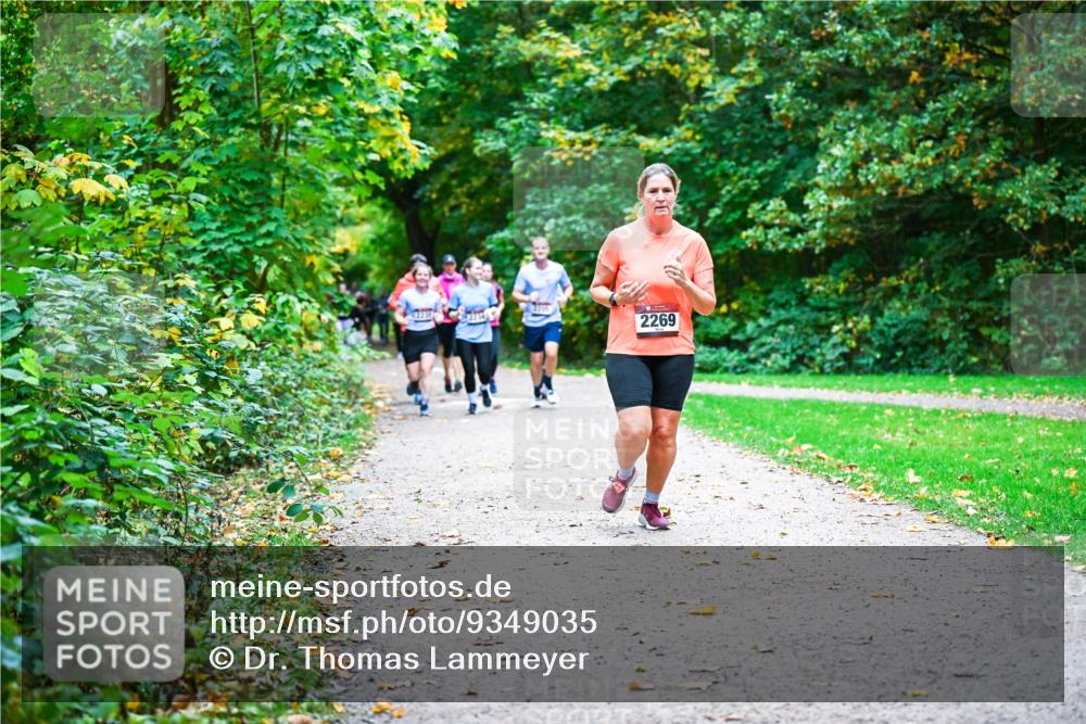 12.10.2025 - Bramfelder Halbmarathon 2025 Dr. Thomas Lammeyer http://msf.ph/oto/9349035 12.10.2025 10:29:25 Laufen 2269 meine-sportfotos.de