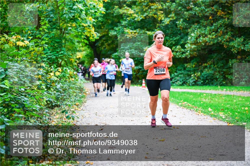 12.10.2025 - Bramfelder Halbmarathon 2025 Dr. Thomas Lammeyer http://msf.ph/oto/9349038 12.10.2025 10:29:25 Laufen 2269 meine-sportfotos.de