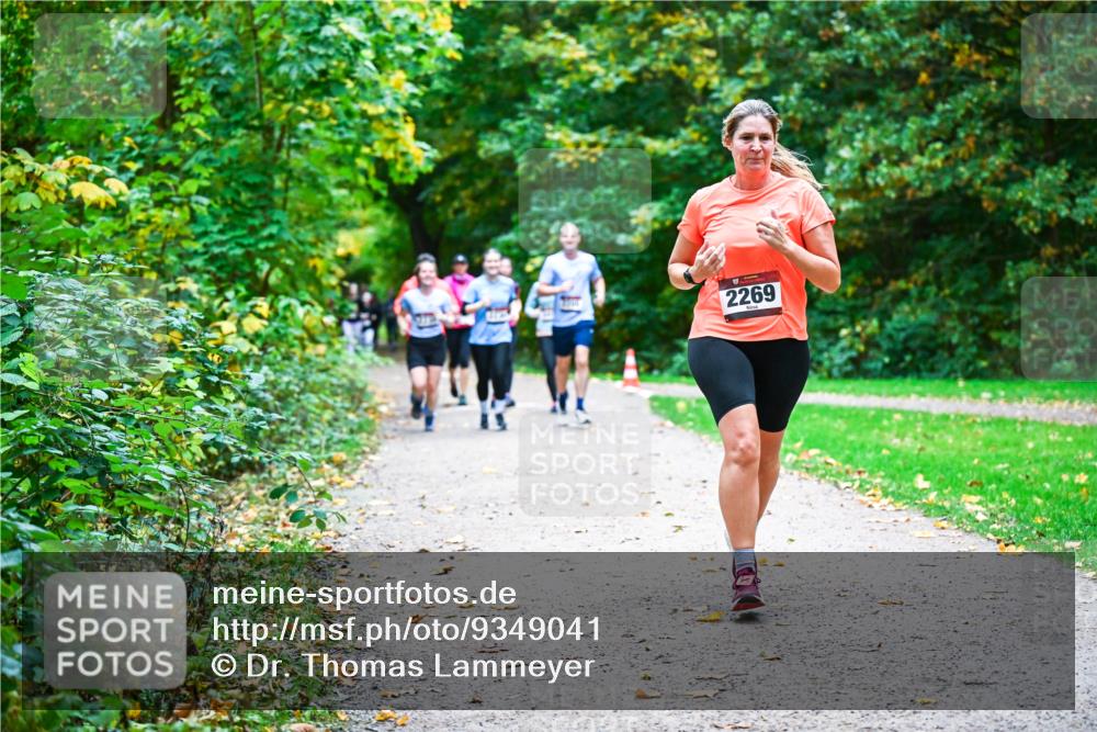 12.10.2025 - Bramfelder Halbmarathon 2025 Dr. Thomas Lammeyer http://msf.ph/oto/9349041 12.10.2025 10:29:25 Laufen 2269 meine-sportfotos.de