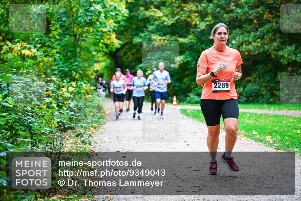 12.10.2025 - Bramfelder Halbmarathon 2025 Dr. Thomas Lammeyer http://msf.ph/oto/9349043 12.10.2025 10:29:26 Laufen 2269 meine-sportfotos.de