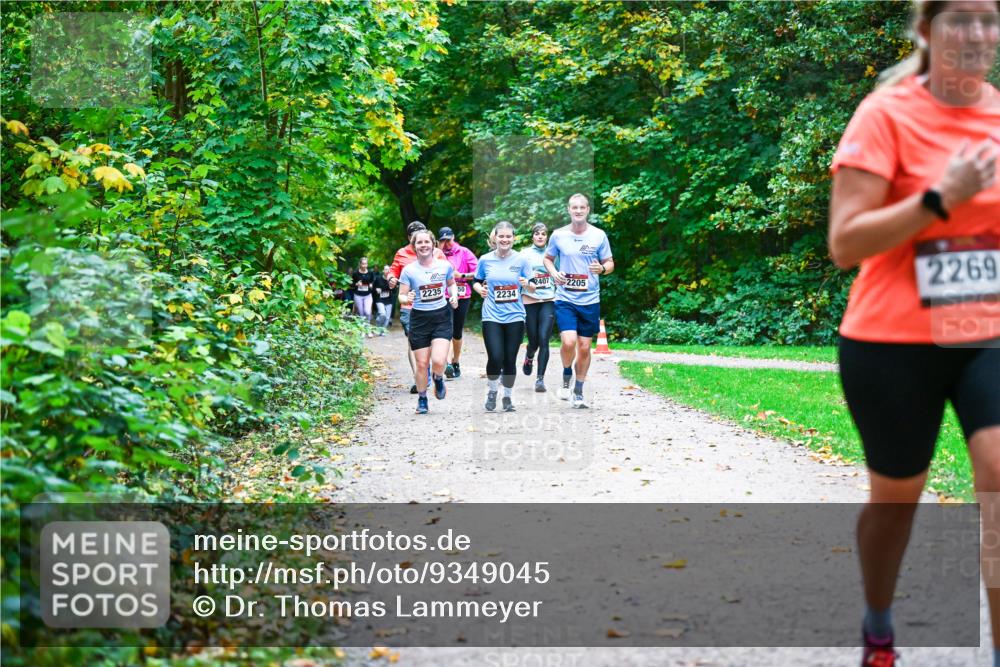 12.10.2025 - Bramfelder Halbmarathon 2025 Dr. Thomas Lammeyer http://msf.ph/oto/9349045 12.10.2025 10:29:26 Laufen 223550, 2234, 2407, 2205, 2269 meine-sportfotos.de