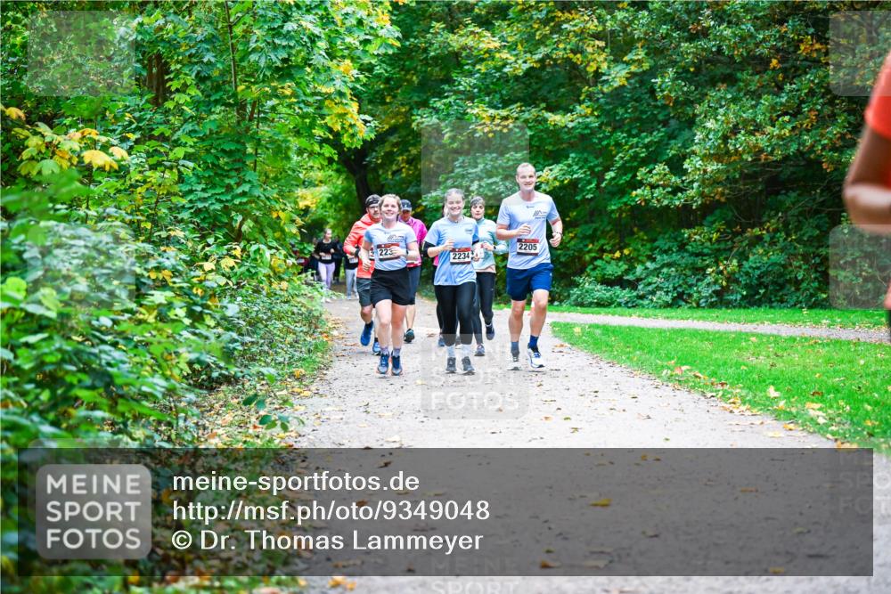 12.10.2025 - Bramfelder Halbmarathon 2025 Dr. Thomas Lammeyer http://msf.ph/oto/9349048 12.10.2025 10:29:27 Laufen 223, 2205, 2234 meine-sportfotos.de
