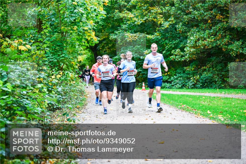 12.10.2025 - Bramfelder Halbmarathon 2025 Dr. Thomas Lammeyer http://msf.ph/oto/9349052 12.10.2025 10:29:28 Laufen 2205, 2235, 2234, 1 meine-sportfotos.de