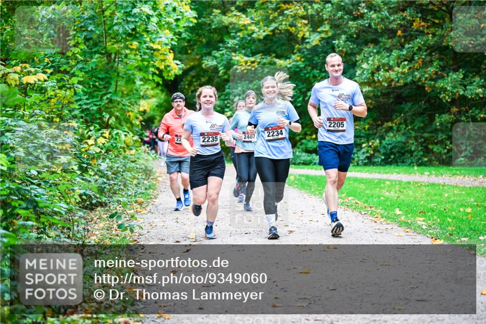12.10.2025 - Bramfelder Halbmarathon 2025 Dr. Thomas Lammeyer http://msf.ph/oto/9349060 12.10.2025 10:29:29 Laufen 2205, 22, 2235, 2407, 2234 meine-sportfotos.de