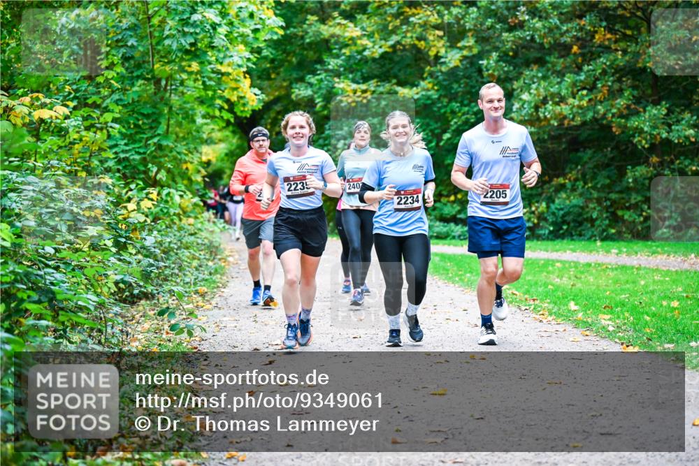 12.10.2025 - Bramfelder Halbmarathon 2025 Dr. Thomas Lammeyer http://msf.ph/oto/9349061 12.10.2025 10:29:29 Laufen 2235, 240, 2234, 2205 meine-sportfotos.de