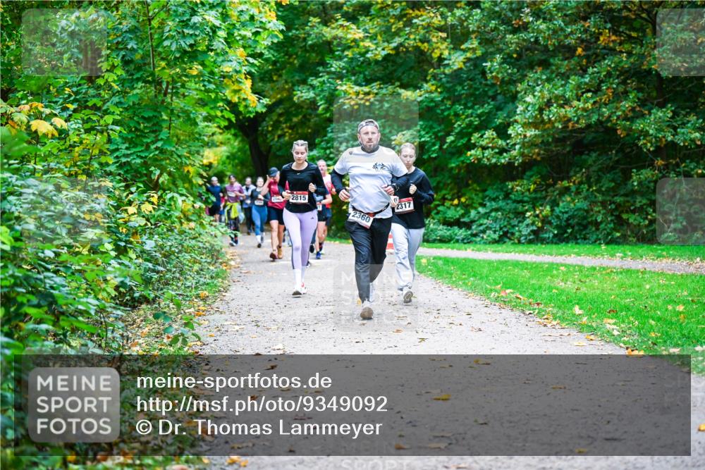 12.10.2025 - Bramfelder Halbmarathon 2025 Dr. Thomas Lammeyer http://msf.ph/oto/9349092 12.10.2025 10:29:37 Laufen 2815, 2360, 2317 meine-sportfotos.de