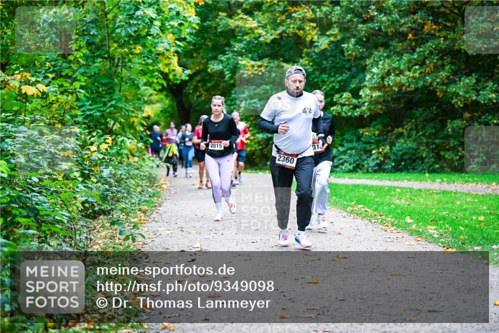 12.10.2025 - Bramfelder Halbmarathon 2025 Dr. Thomas Lammeyer http://msf.ph/oto/9349098 12.10.2025 10:29:38 Laufen 2815, 2360, 31 meine-sportfotos.de