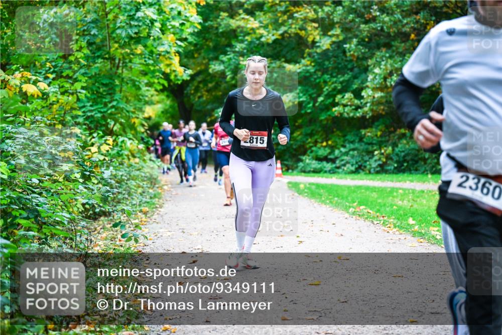 12.10.2025 - Bramfelder Halbmarathon 2025 Dr. Thomas Lammeyer http://msf.ph/oto/9349111 12.10.2025 10:29:40 Laufen 815, 2360 meine-sportfotos.de