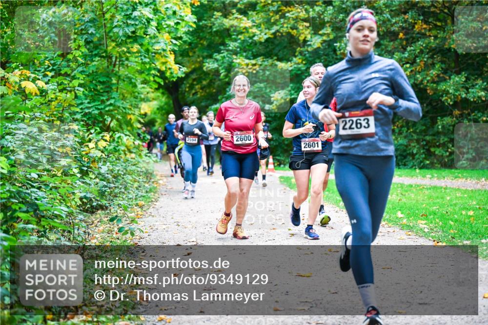 12.10.2025 - Bramfelder Halbmarathon 2025 Dr. Thomas Lammeyer http://msf.ph/oto/9349129 12.10.2025 10:29:43 Laufen 2263, 2594, 2600, 2601 meine-sportfotos.de