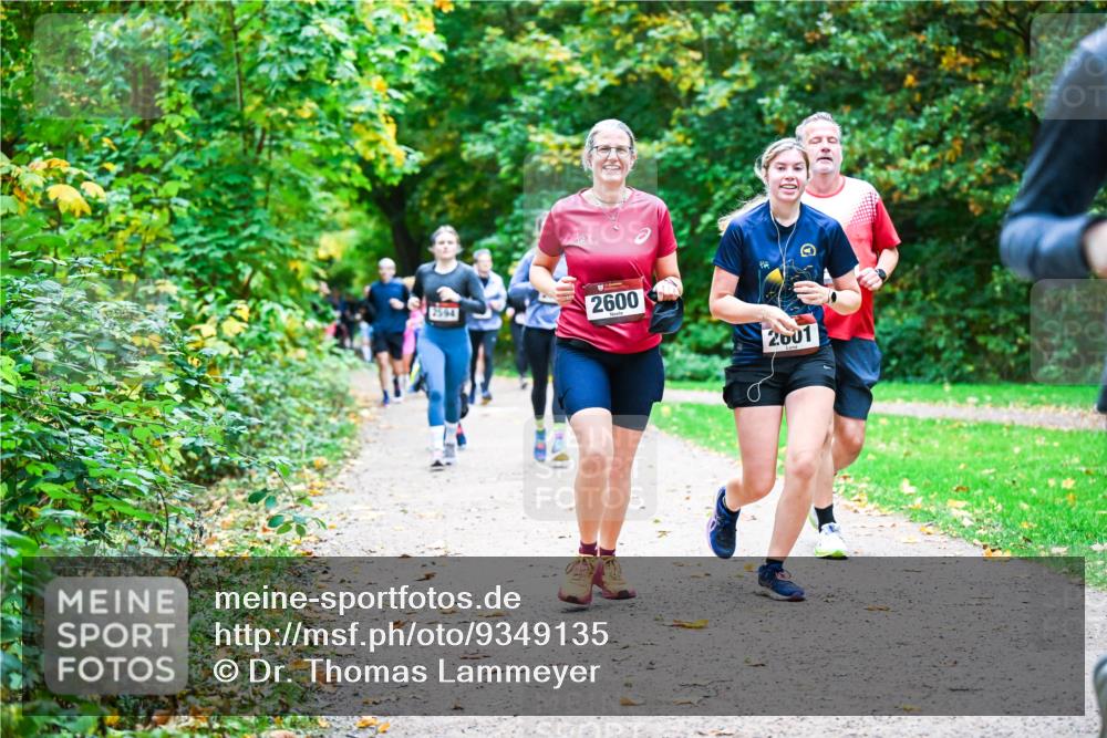 12.10.2025 - Bramfelder Halbmarathon 2025 Dr. Thomas Lammeyer http://msf.ph/oto/9349135 12.10.2025 10:29:44 Laufen 2594, 2600, 2001 meine-sportfotos.de