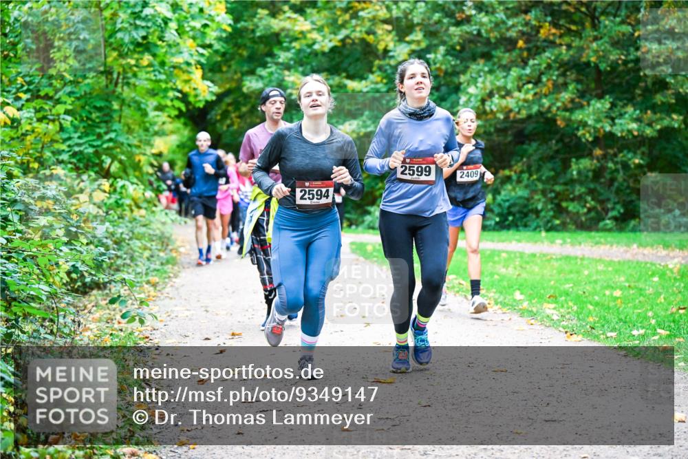 12.10.2025 - Bramfelder Halbmarathon 2025 Dr. Thomas Lammeyer http://msf.ph/oto/9349147 12.10.2025 10:29:47 Laufen 2594, 2599, 2409 meine-sportfotos.de
