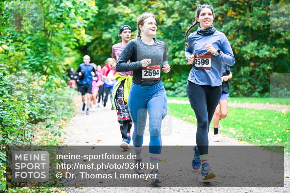 12.10.2025 - Bramfelder Halbmarathon 2025 Dr. Thomas Lammeyer http://msf.ph/oto/9349151 12.10.2025 10:29:47 Laufen 2594, 2599 meine-sportfotos.de