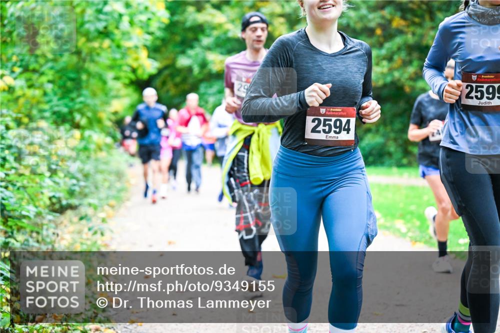 12.10.2025 - Bramfelder Halbmarathon 2025 Dr. Thomas Lammeyer http://msf.ph/oto/9349155 12.10.2025 10:29:48 Laufen 29, 34, 2594, 34, 2599 meine-sportfotos.de