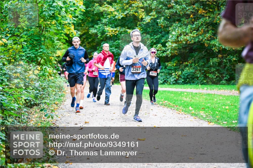 12.10.2025 - Bramfelder Halbmarathon 2025 Dr. Thomas Lammeyer http://msf.ph/oto/9349161 12.10.2025 10:29:49 Laufen 227, 2267, 2816 meine-sportfotos.de