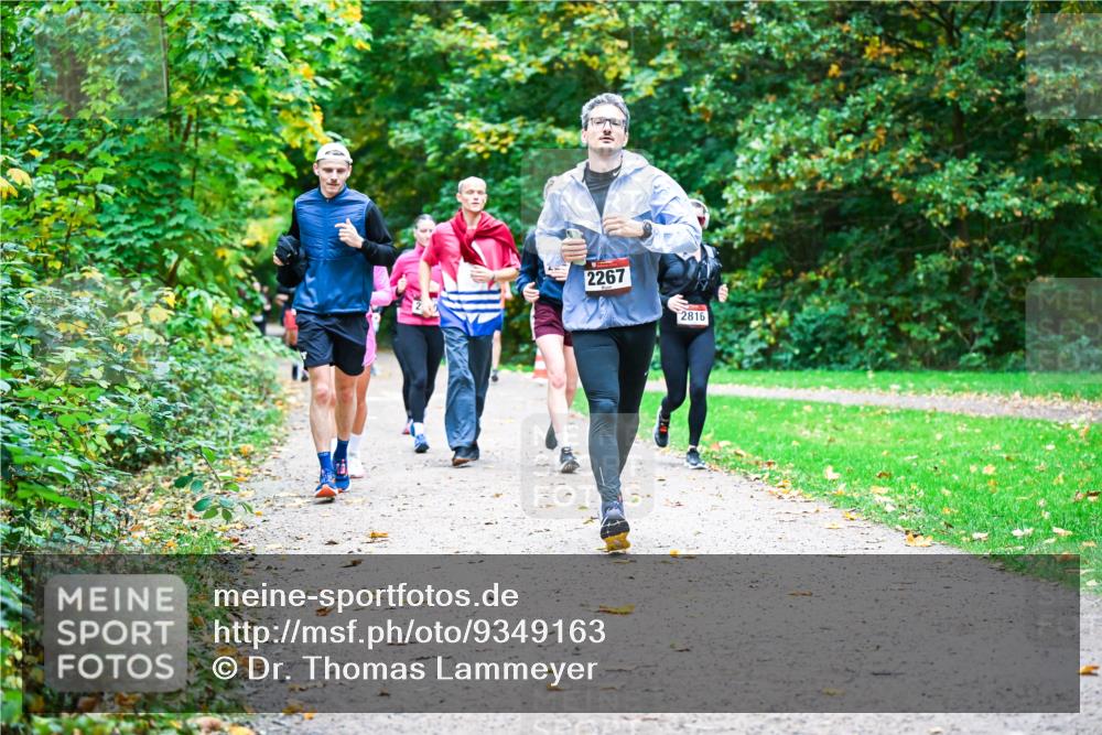 12.10.2025 - Bramfelder Halbmarathon 2025 Dr. Thomas Lammeyer http://msf.ph/oto/9349163 12.10.2025 10:29:50 Laufen 2267, 2816 meine-sportfotos.de