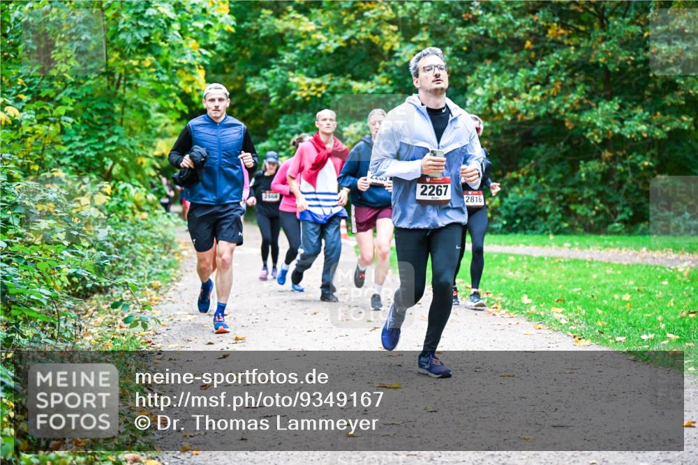12.10.2025 - Bramfelder Halbmarathon 2025 Dr. Thomas Lammeyer http://msf.ph/oto/9349167 12.10.2025 10:29:50 Laufen 2267, 2816 meine-sportfotos.de