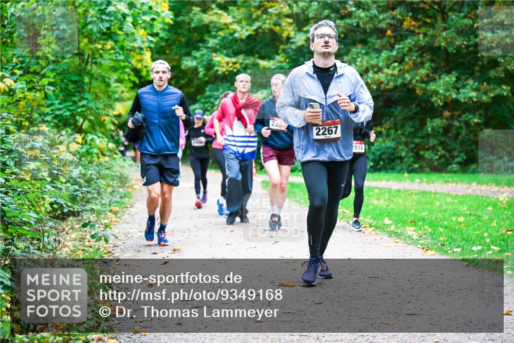 12.10.2025 - Bramfelder Halbmarathon 2025 Dr. Thomas Lammeyer http://msf.ph/oto/9349168 12.10.2025 10:29:50 Laufen 22, 2267, 2816 meine-sportfotos.de