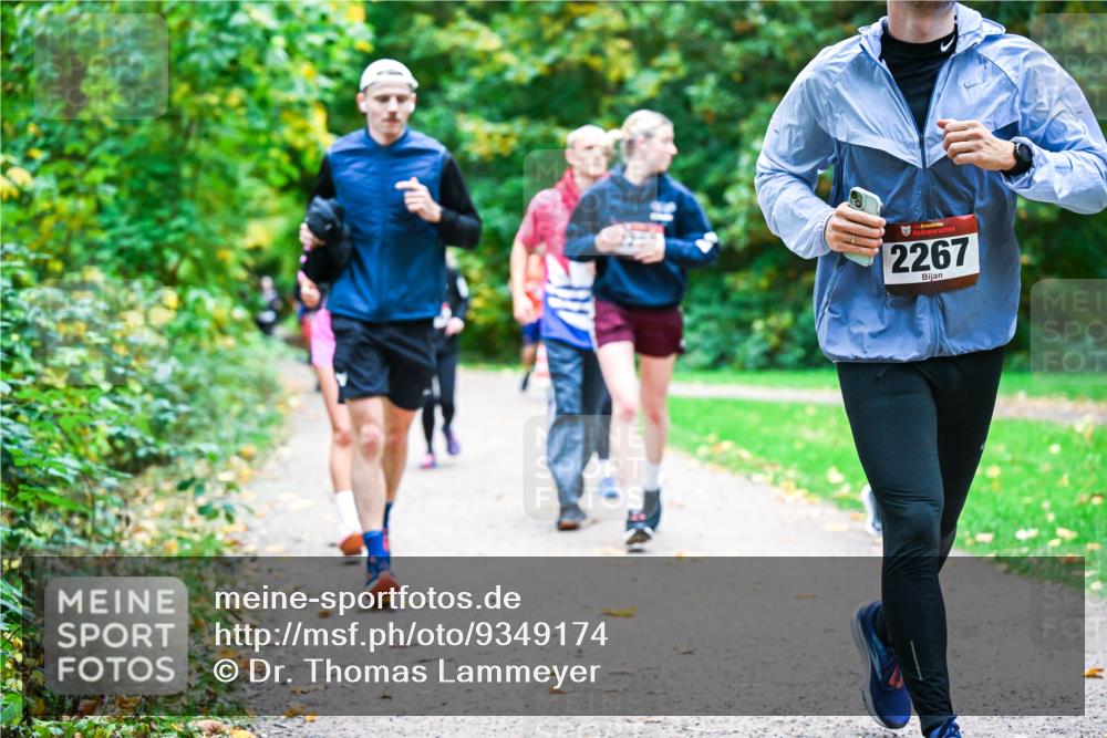 12.10.2025 - Bramfelder Halbmarathon 2025 Dr. Thomas Lammeyer http://msf.ph/oto/9349174 12.10.2025 10:29:51 Laufen 2267 meine-sportfotos.de