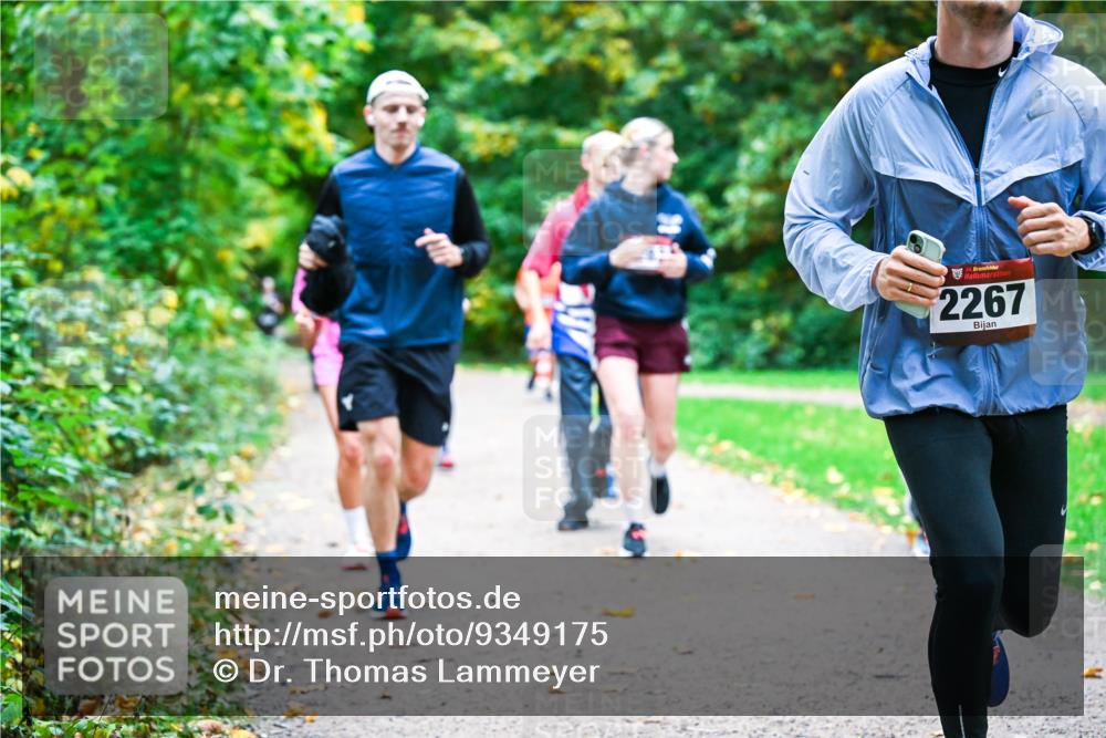 12.10.2025 - Bramfelder Halbmarathon 2025 Dr. Thomas Lammeyer http://msf.ph/oto/9349175 12.10.2025 10:29:51 Laufen 2267 meine-sportfotos.de