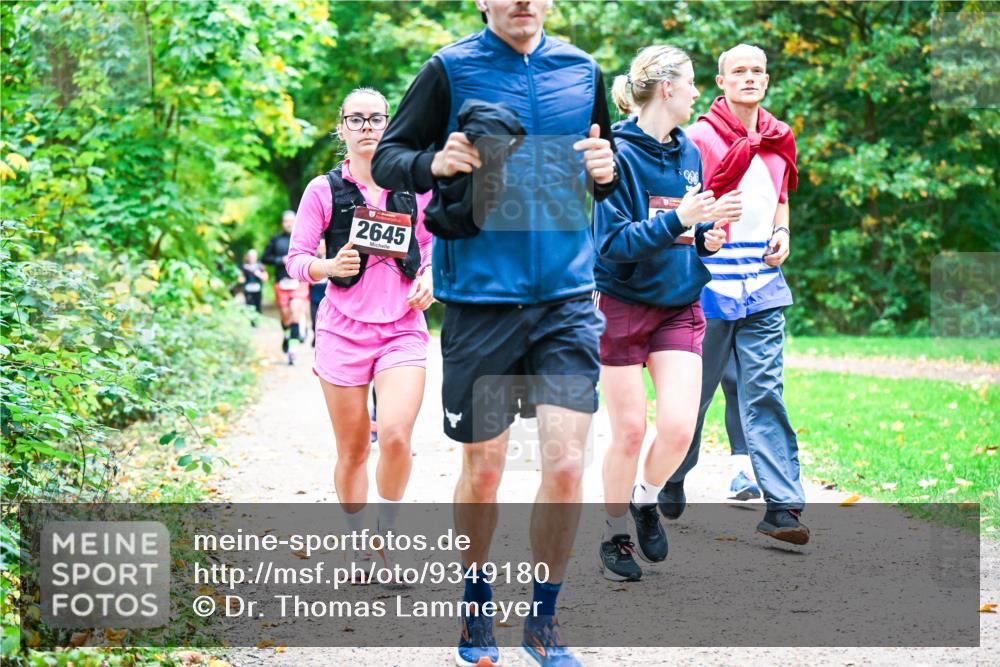 12.10.2025 - Bramfelder Halbmarathon 2025 Dr. Thomas Lammeyer http://msf.ph/oto/9349180 12.10.2025 10:29:52 Laufen 2645 meine-sportfotos.de