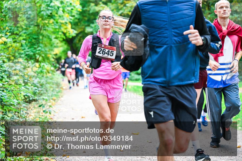 12.10.2025 - Bramfelder Halbmarathon 2025 Dr. Thomas Lammeyer http://msf.ph/oto/9349184 12.10.2025 10:29:53 Laufen 2645 meine-sportfotos.de