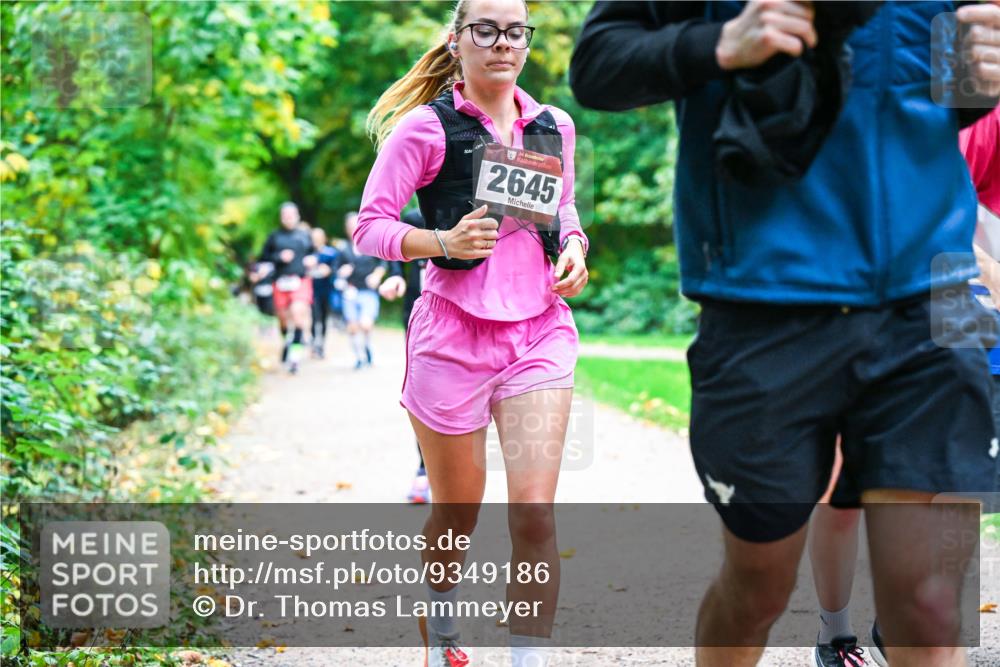 12.10.2025 - Bramfelder Halbmarathon 2025 Dr. Thomas Lammeyer http://msf.ph/oto/9349186 12.10.2025 10:29:53 Laufen 34, 2645 meine-sportfotos.de