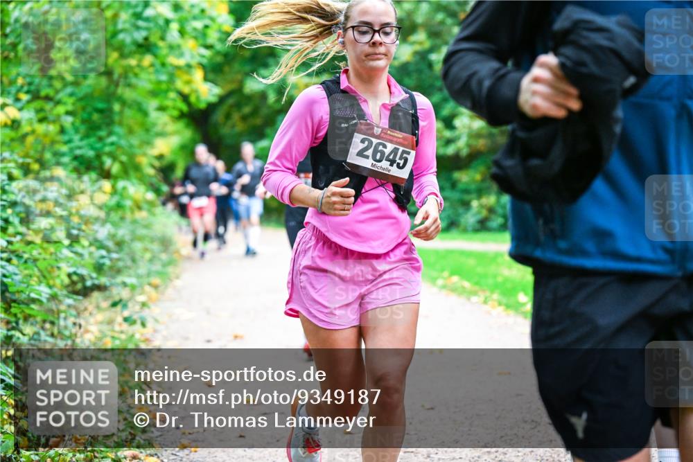 12.10.2025 - Bramfelder Halbmarathon 2025 Dr. Thomas Lammeyer http://msf.ph/oto/9349187 12.10.2025 10:29:53 Laufen 34, 2645 meine-sportfotos.de