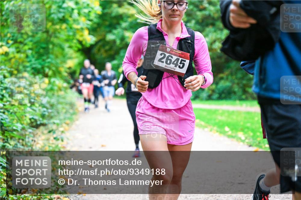 12.10.2025 - Bramfelder Halbmarathon 2025 Dr. Thomas Lammeyer http://msf.ph/oto/9349188 12.10.2025 10:29:53 Laufen 34, 2645 meine-sportfotos.de