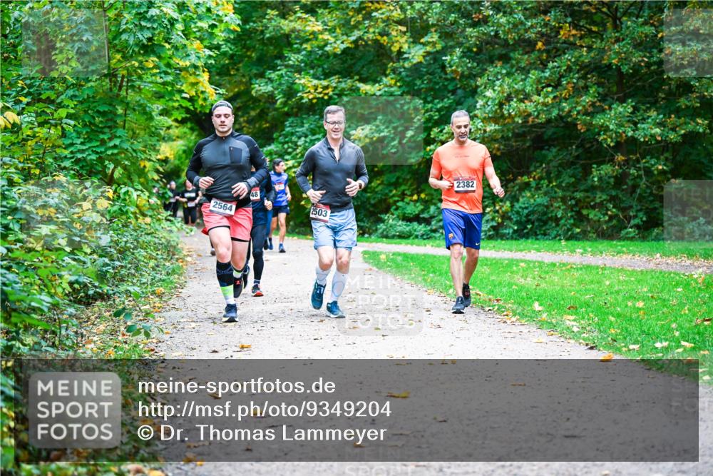 12.10.2025 - Bramfelder Halbmarathon 2025 Dr. Thomas Lammeyer http://msf.ph/oto/9349204 12.10.2025 10:29:57 Laufen 2564, 2503, 2382 meine-sportfotos.de