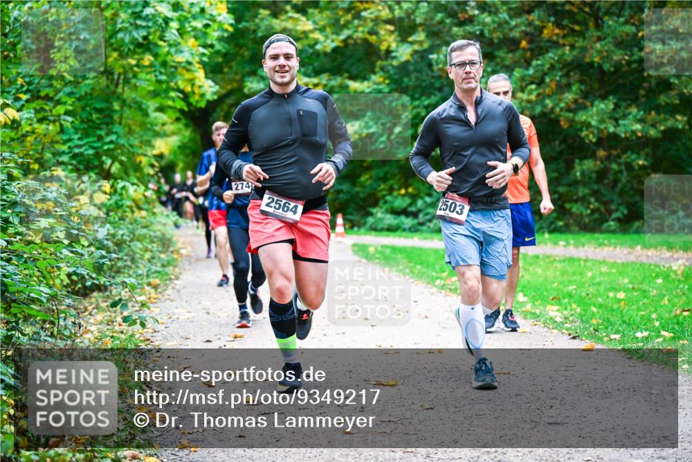 12.10.2025 - Bramfelder Halbmarathon 2025 Dr. Thomas Lammeyer http://msf.ph/oto/9349217 12.10.2025 10:29:59 Laufen 274, 2564, 2503 meine-sportfotos.de