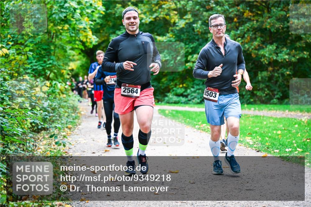 12.10.2025 - Bramfelder Halbmarathon 2025 Dr. Thomas Lammeyer http://msf.ph/oto/9349218 12.10.2025 10:29:59 Laufen 74, 2564, 2503 meine-sportfotos.de