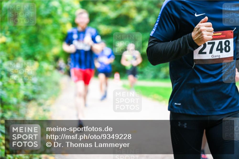 12.10.2025 - Bramfelder Halbmarathon 2025 Dr. Thomas Lammeyer http://msf.ph/oto/9349228 12.10.2025 10:30:02 Laufen 2748 meine-sportfotos.de