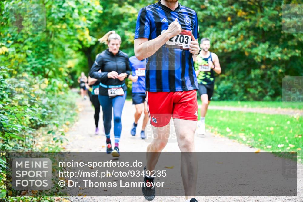 12.10.2025 - Bramfelder Halbmarathon 2025 Dr. Thomas Lammeyer http://msf.ph/oto/9349235 12.10.2025 10:30:03 Laufen 2295, 2703, 65 meine-sportfotos.de