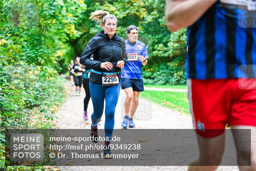 12.10.2025 - Bramfelder Halbmarathon 2025 Dr. Thomas Lammeyer http://msf.ph/oto/9349238 12.10.2025 10:30:04 Laufen 2295, 2501 meine-sportfotos.de