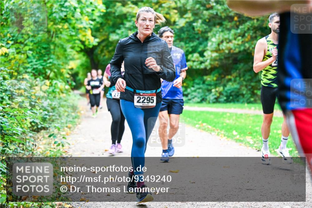 12.10.2025 - Bramfelder Halbmarathon 2025 Dr. Thomas Lammeyer http://msf.ph/oto/9349240 12.10.2025 10:30:04 Laufen 27, 2295 meine-sportfotos.de