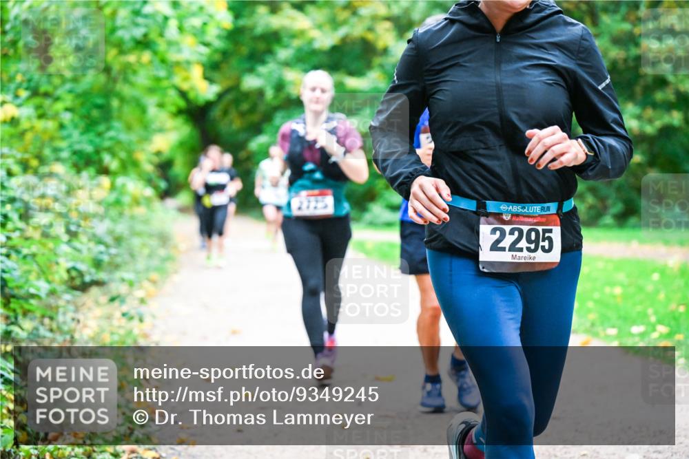 12.10.2025 - Bramfelder Halbmarathon 2025 Dr. Thomas Lammeyer http://msf.ph/oto/9349245 12.10.2025 10:30:05 Laufen 2725, 2295 meine-sportfotos.de