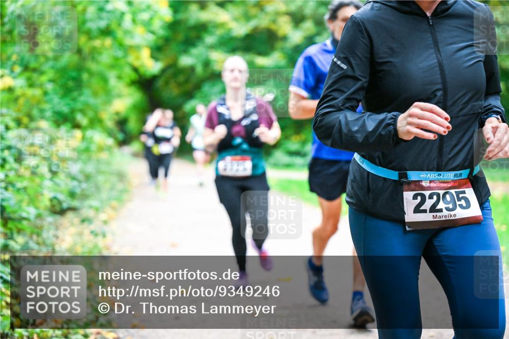 12.10.2025 - Bramfelder Halbmarathon 2025 Dr. Thomas Lammeyer http://msf.ph/oto/9349246 12.10.2025 10:30:05 Laufen 2295 meine-sportfotos.de