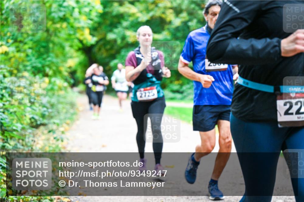 12.10.2025 - Bramfelder Halbmarathon 2025 Dr. Thomas Lammeyer http://msf.ph/oto/9349247 12.10.2025 10:30:05 Laufen 2725, 22 meine-sportfotos.de