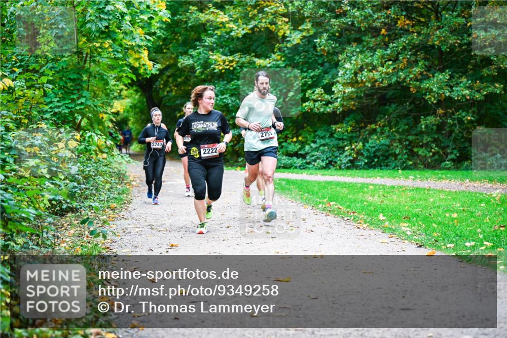 12.10.2025 - Bramfelder Halbmarathon 2025 Dr. Thomas Lammeyer http://msf.ph/oto/9349258 12.10.2025 10:30:07 Laufen 2740, 2222, 2751 meine-sportfotos.de
