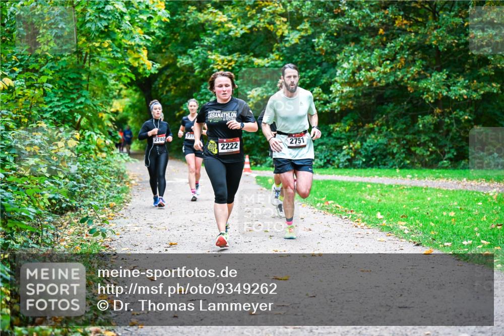 12.10.2025 - Bramfelder Halbmarathon 2025 Dr. Thomas Lammeyer http://msf.ph/oto/9349262 12.10.2025 10:30:08 Laufen 2740, 237, 2222, 2751 meine-sportfotos.de