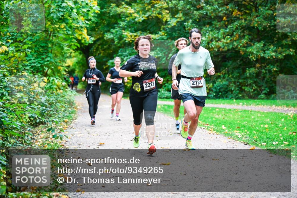 12.10.2025 - Bramfelder Halbmarathon 2025 Dr. Thomas Lammeyer http://msf.ph/oto/9349265 12.10.2025 10:30:08 Laufen 2740, 2222, 2751 meine-sportfotos.de